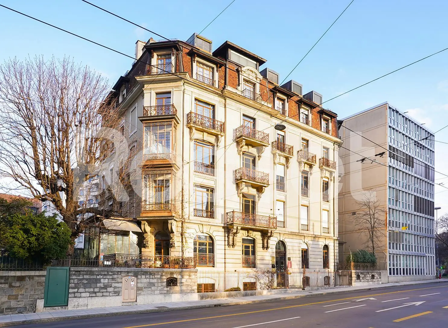 Historische Stadtvilla mit Fassadenansicht
