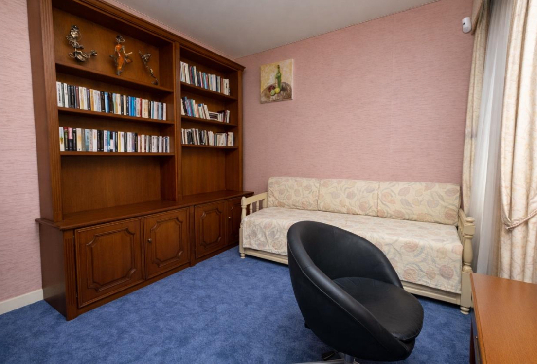 Gemütliches Arbeits- und Lesezimmer