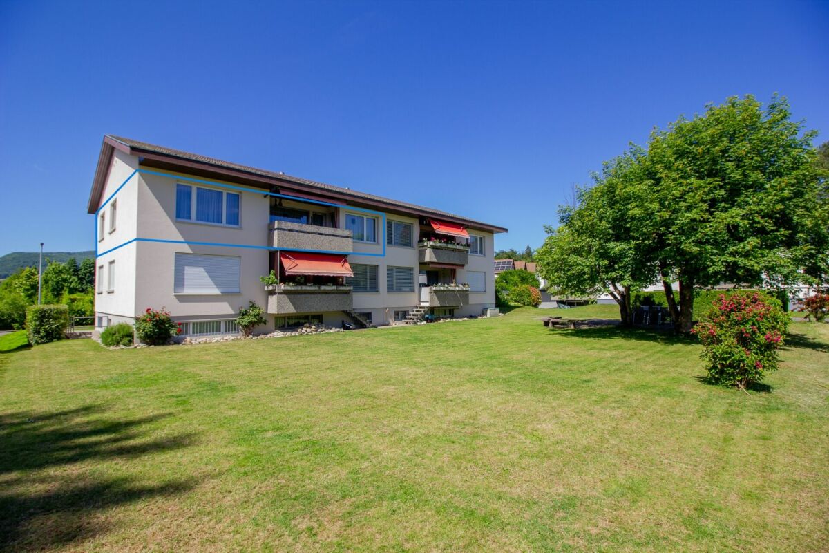 Mehrfamilienhaus mit großem Garten
