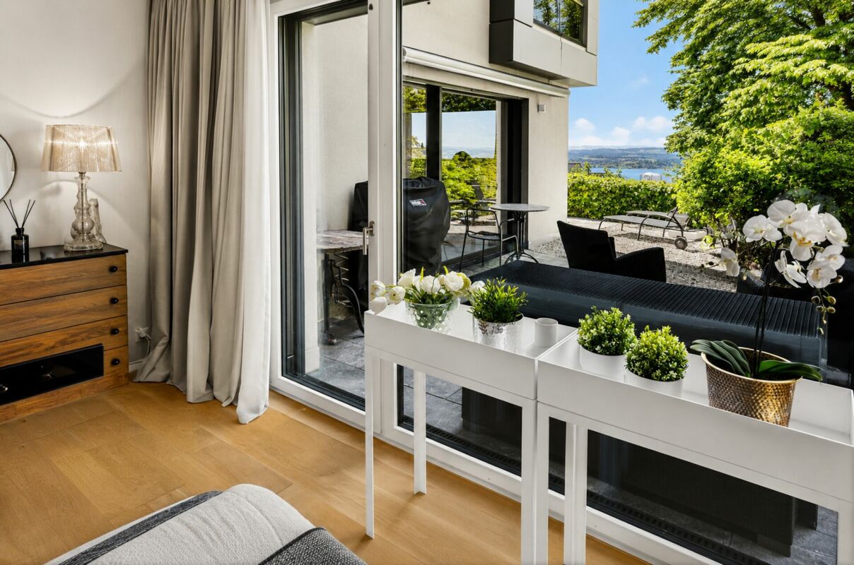 Wohnraum mit Zugang zur Terrasse