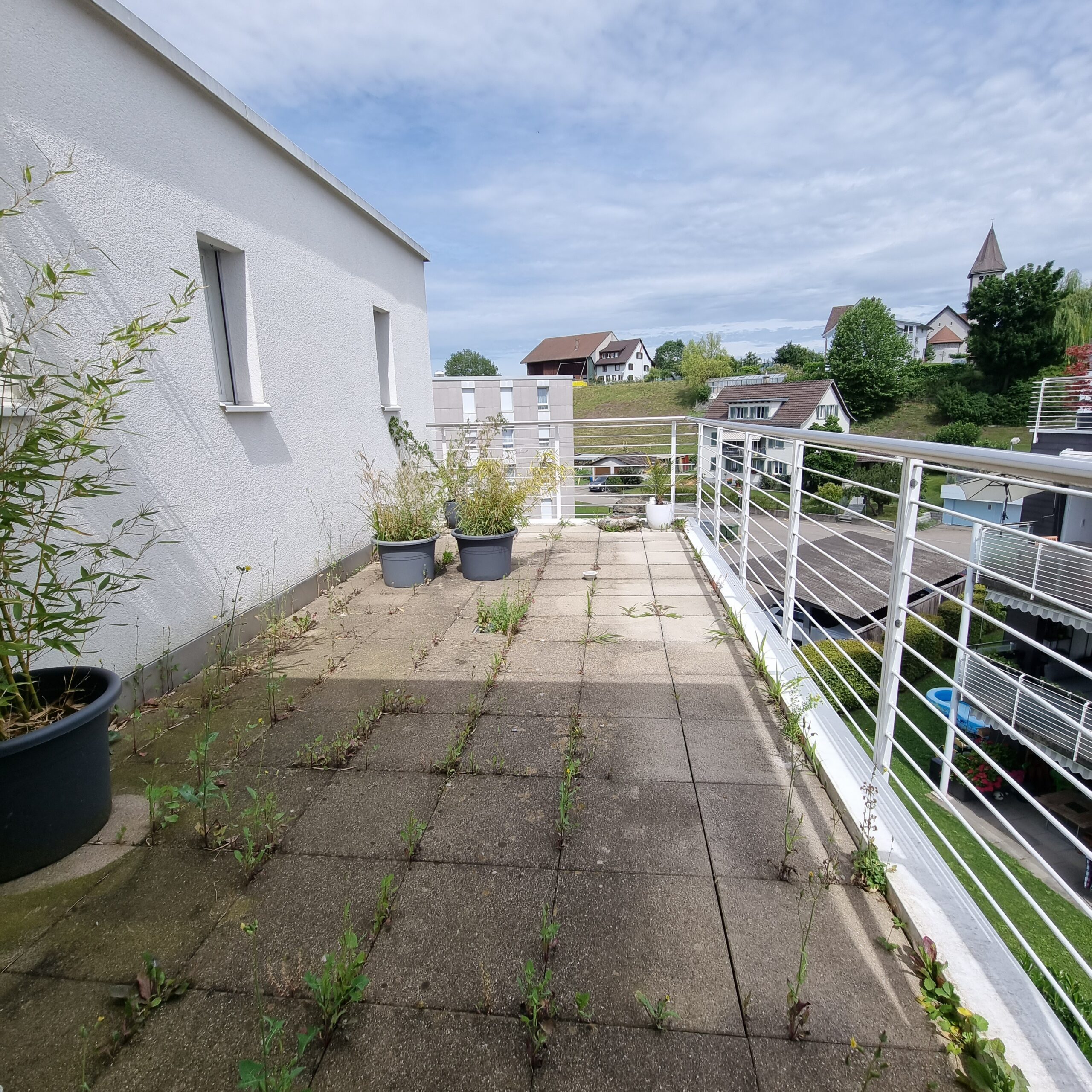 Dachterrasse mit Blick ins Wohngebiet