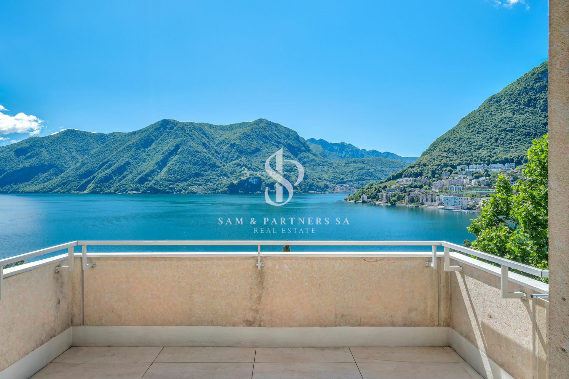 Balkon mit Seeblick