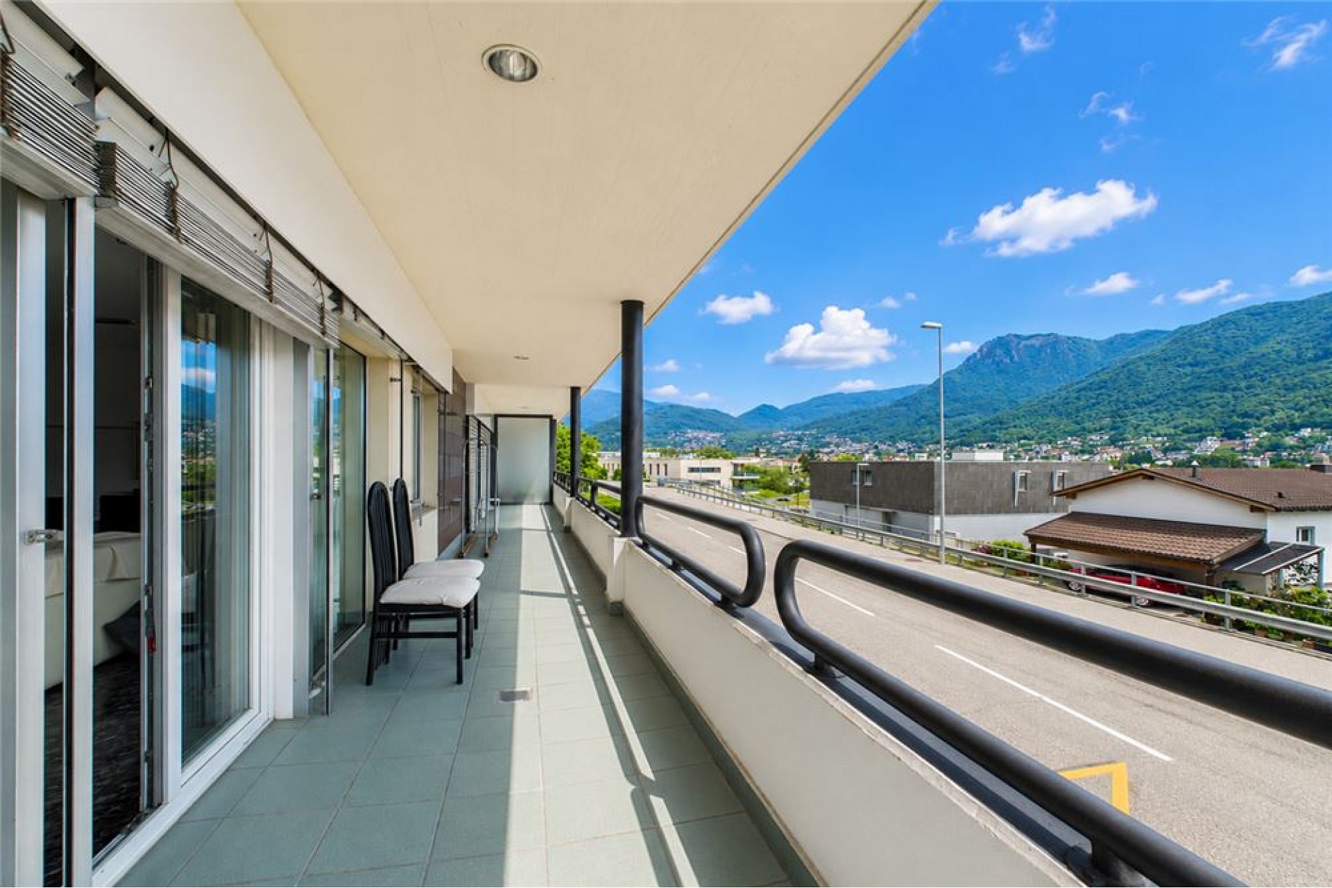Balkon mit Bergblick