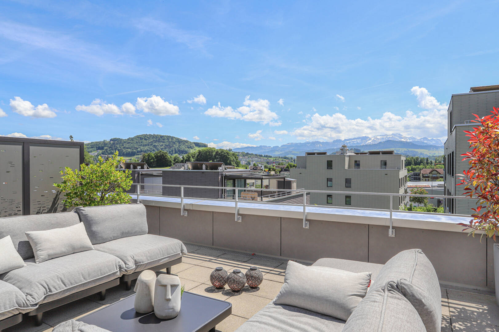 Dachterrasse mit Bergblick