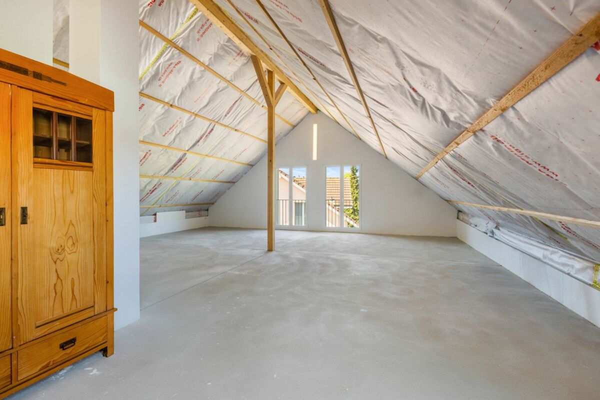 Ausgebauter Dachboden mit offener Dachkonstruktion