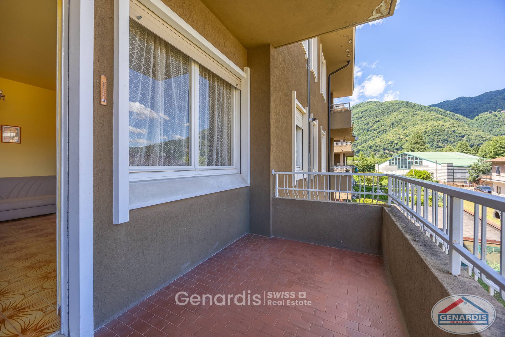 Balkon mit Bergblick