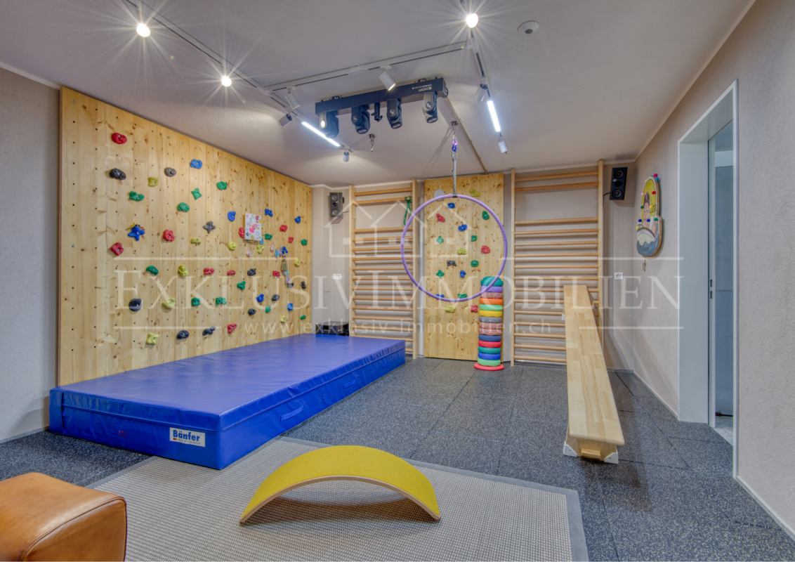 Indoor-Spiel- und Kletterraum