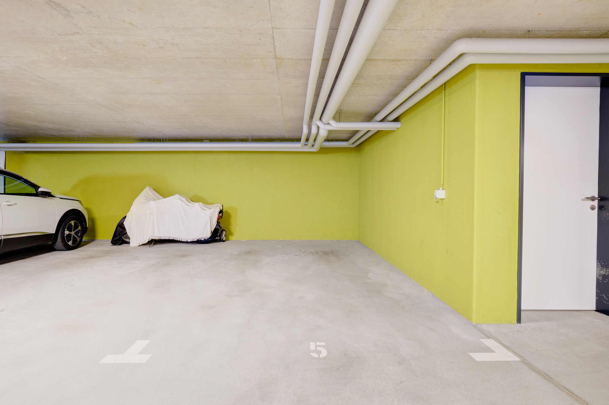 Tiefgarage mit Stellplatz