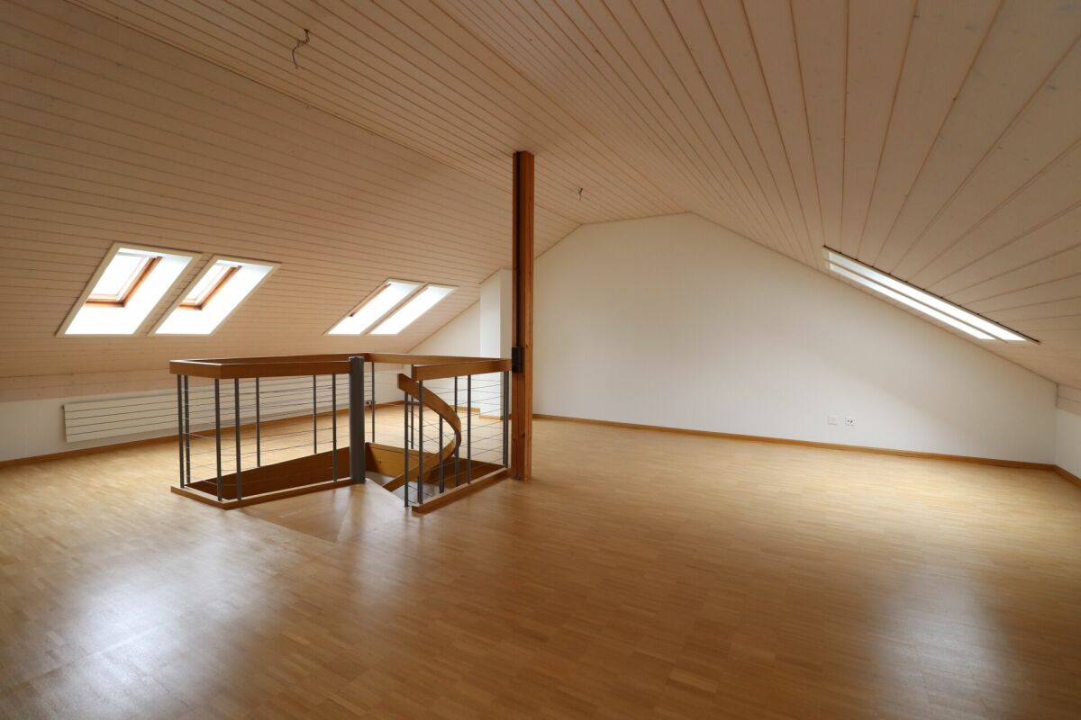 Dachgeschoss mit Galerie und Dachfenstern