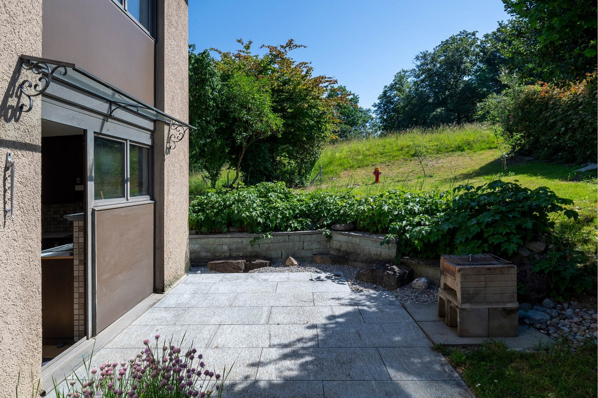 Terrasse mit Gartenblick