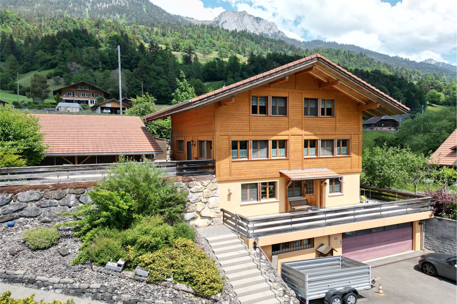 Alpenhaus mit Bergblick