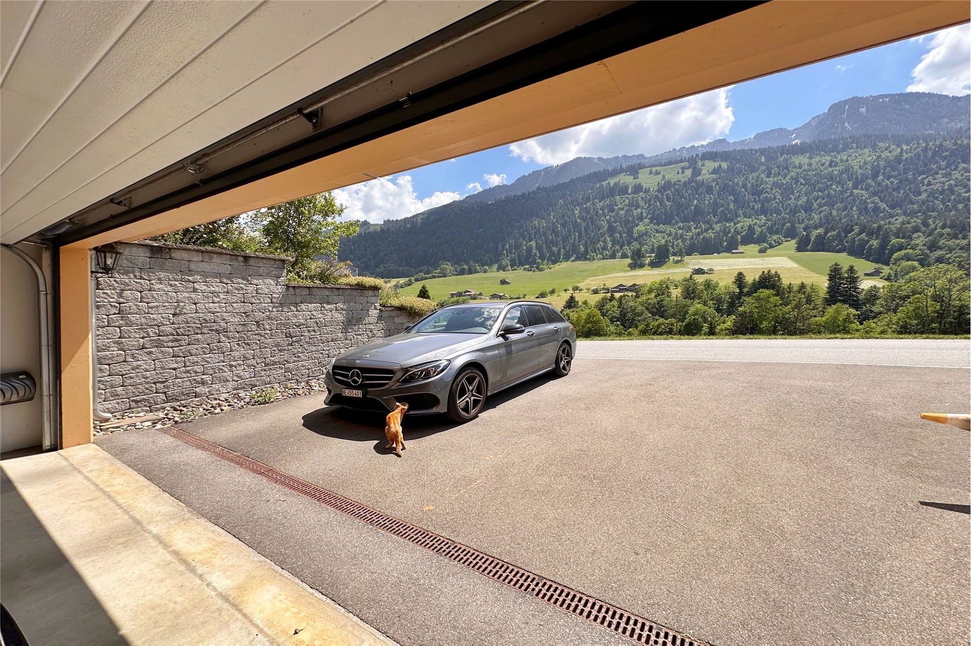 Carport mit Bergblick