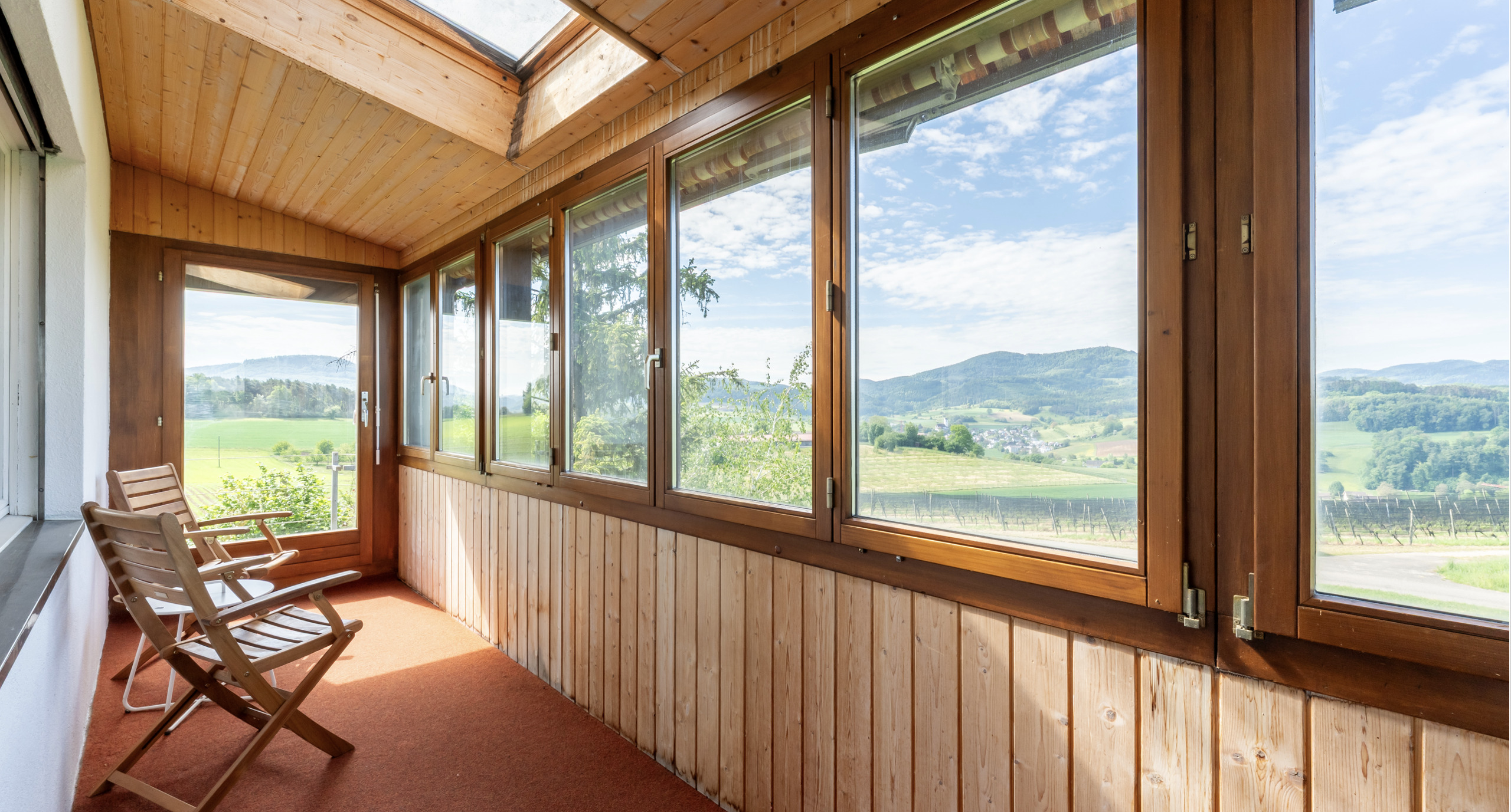 Verglaster Wintergarten mit Panoramablick