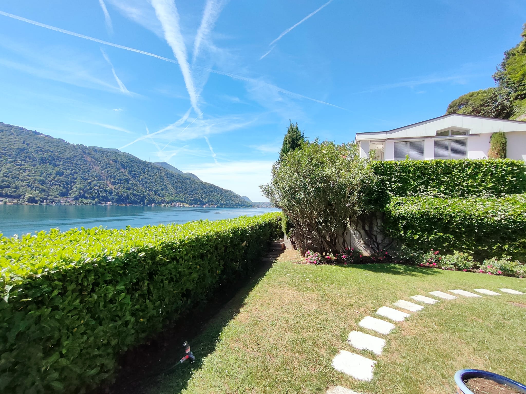 Garten mit Seeblick