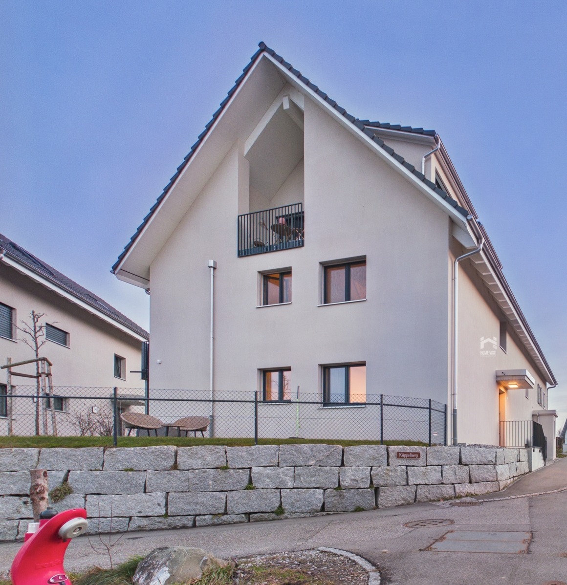 Außenansicht eines modernen Einfamilienhauses