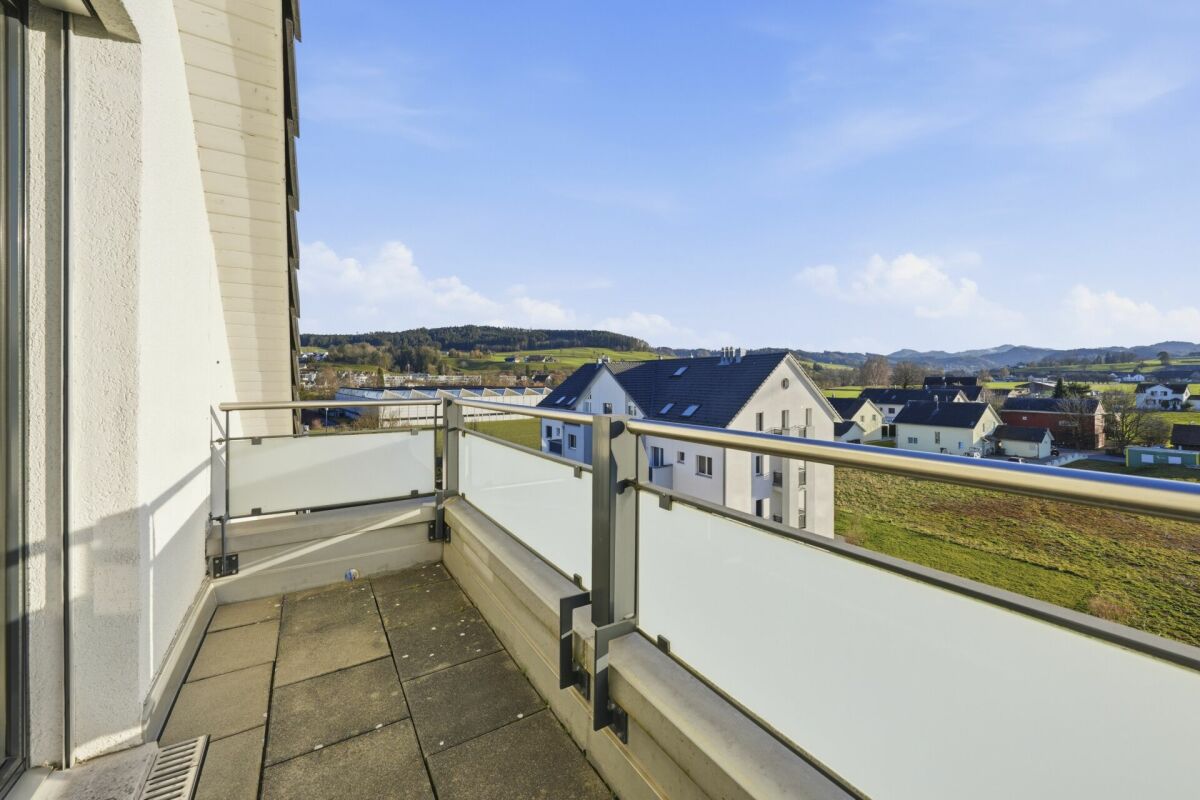 Balkon mit Ausblick ins Grüne