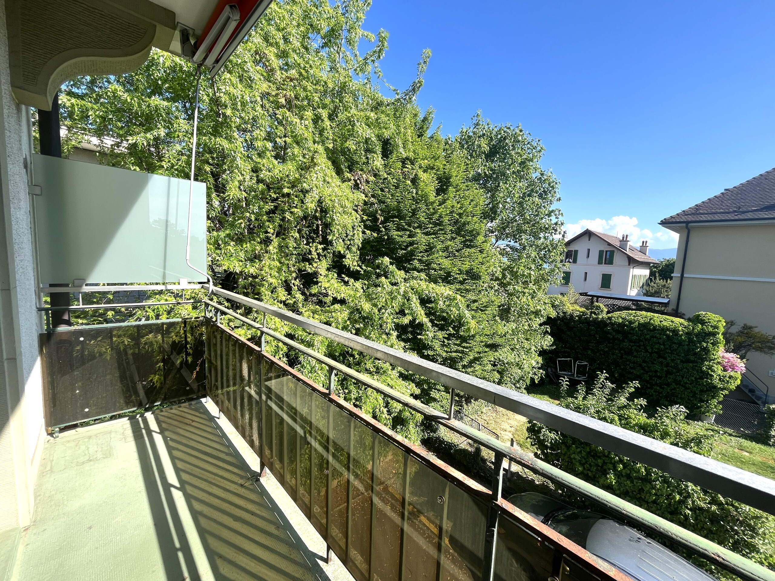 Balkon mit Blick ins Grüne