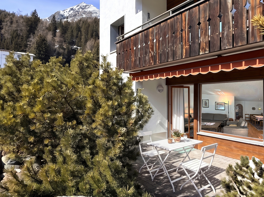 Balkon mit Bergblick