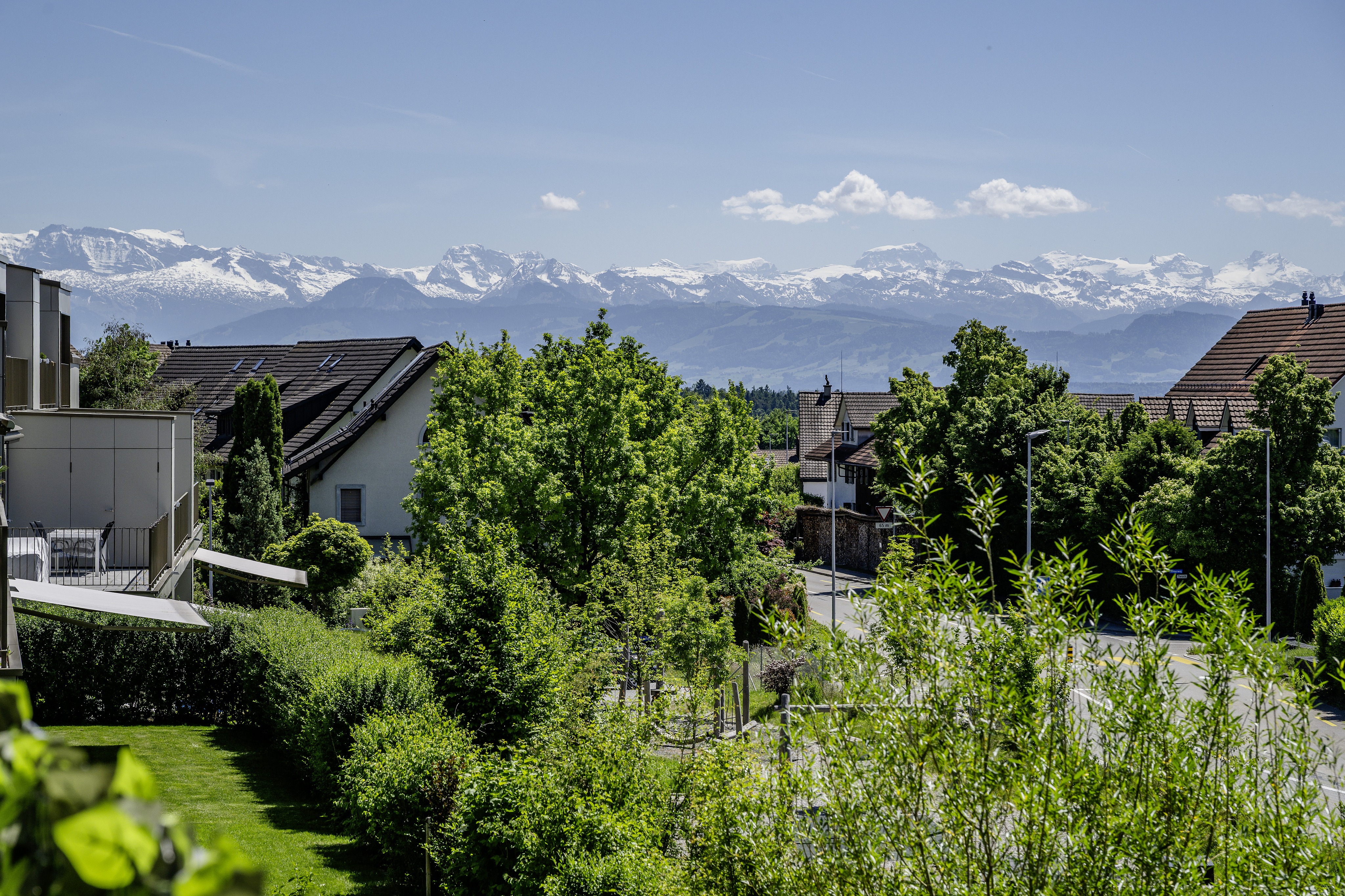 Wohnsiedlung mit Alpenpanorama