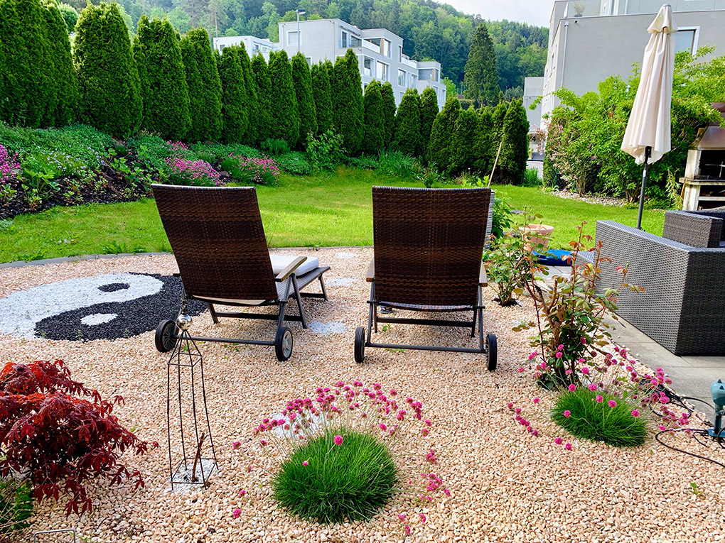 Garten mit Sitzbereich