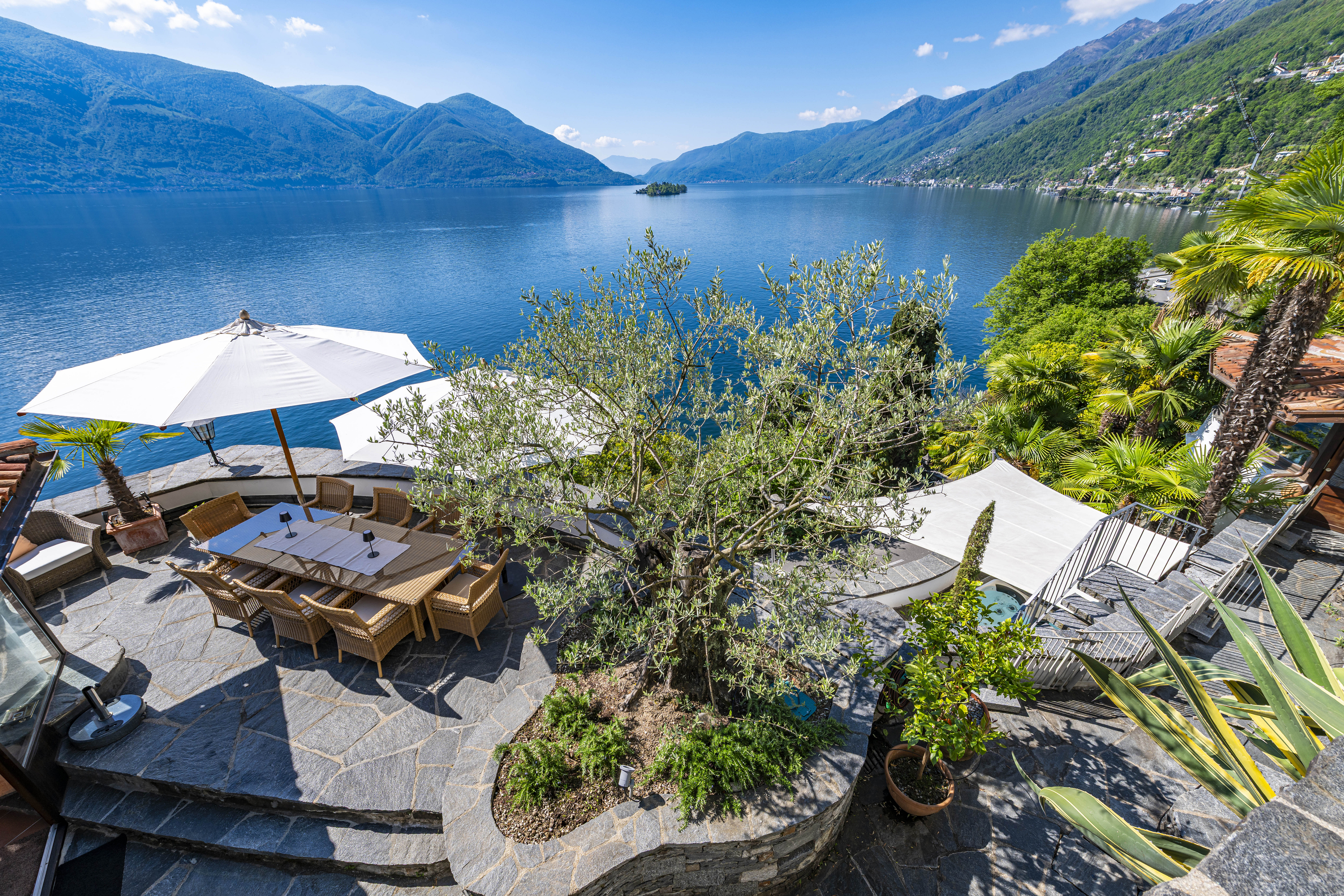 Seeterrasse mit Panoramablick