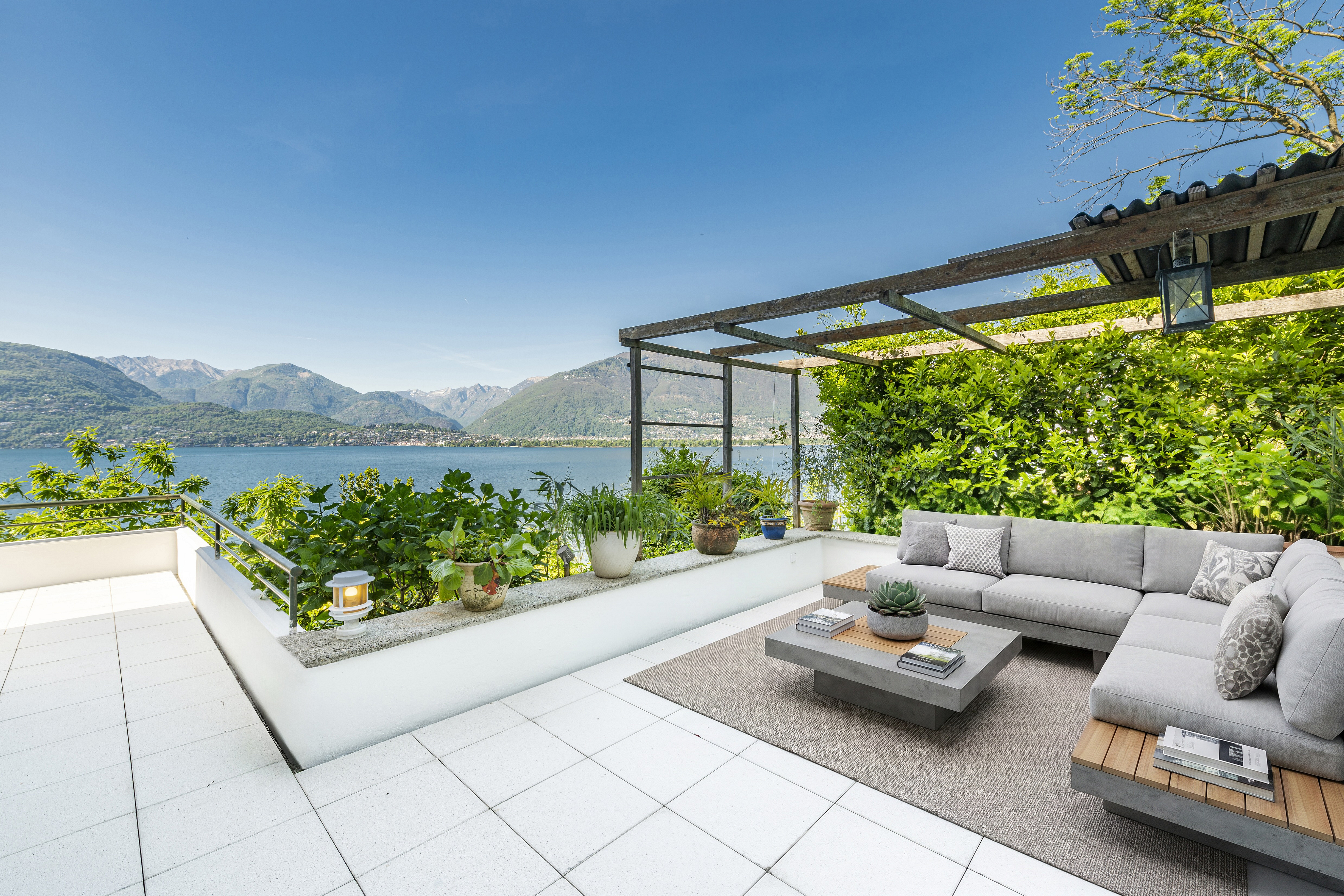 Terrasse mit Seeblick