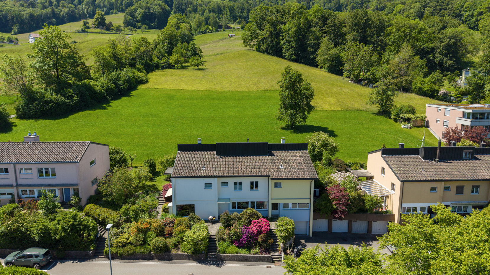 Wohnhäuser mit Blick ins Grüne