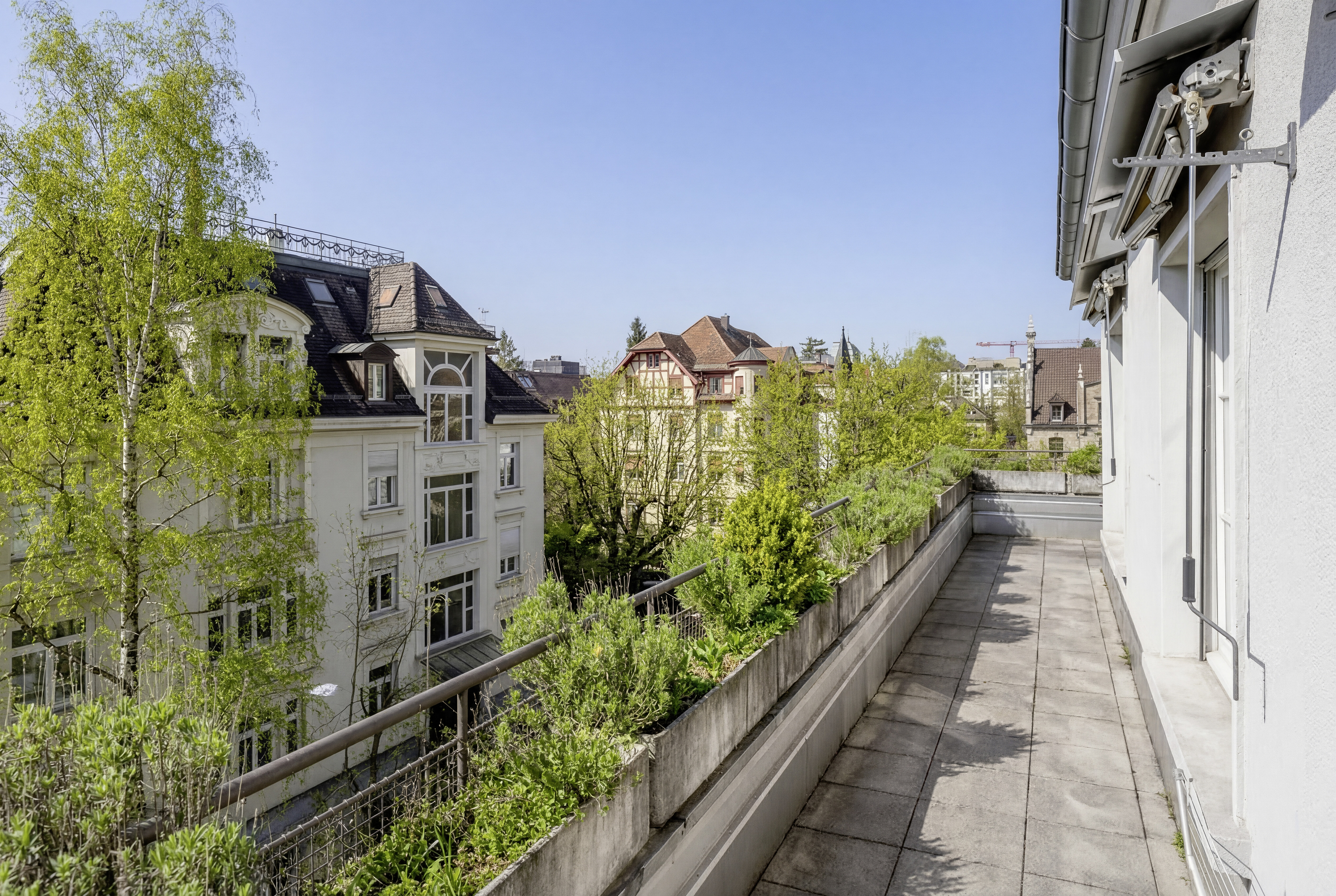 Dachterrasse mit Stadtblick