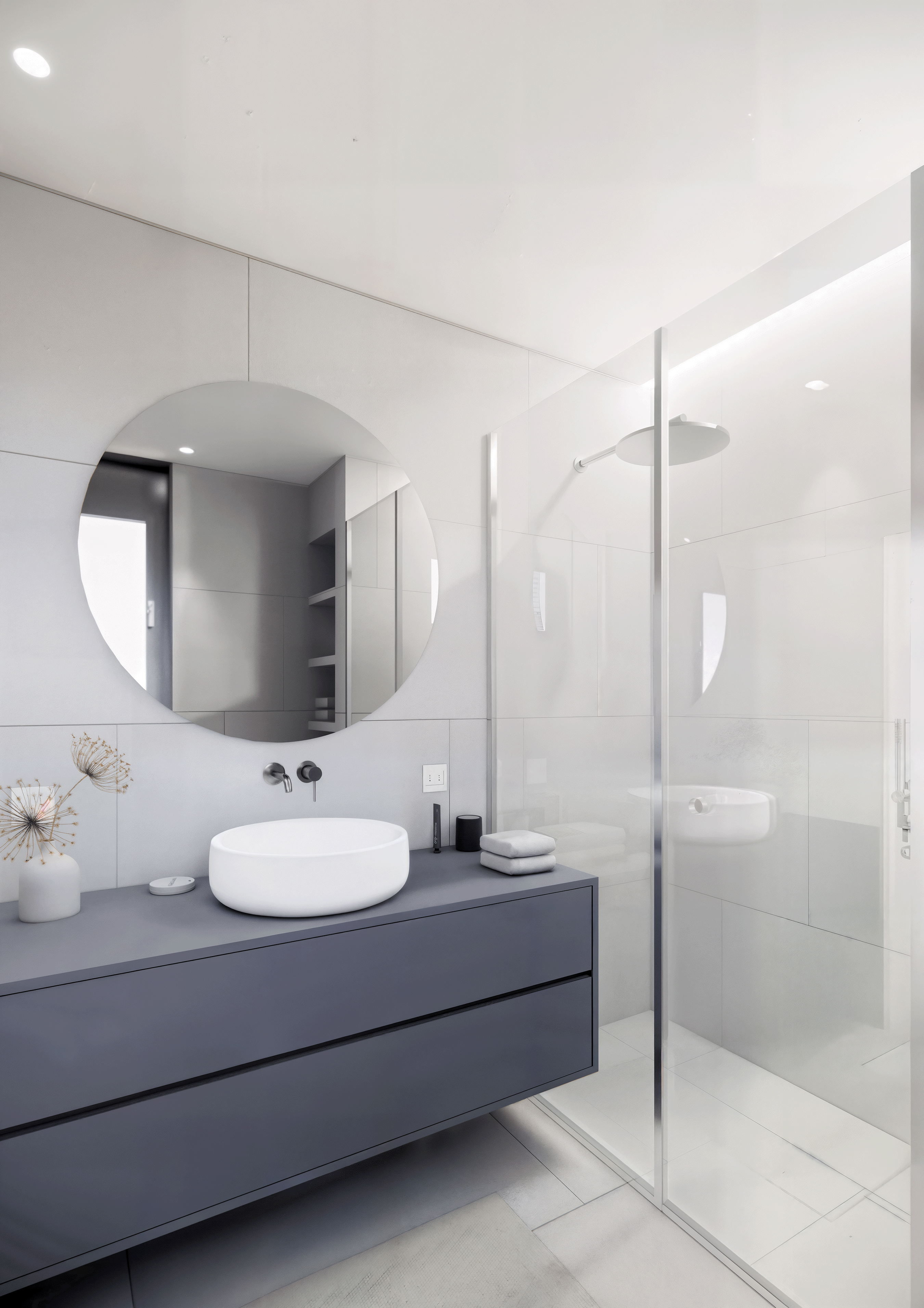 Modernes Badezimmer mit großer Rundspiegelanlage