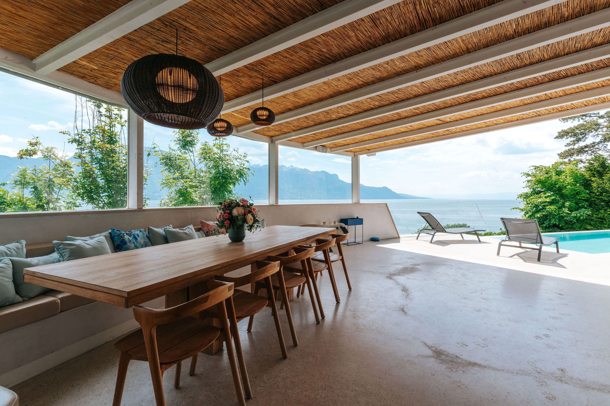 Überdachte Terrasse mit Meerblick