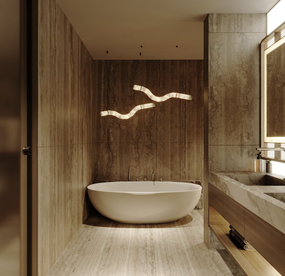 Luxuriöses Badezimmer mit freistehender Wanne