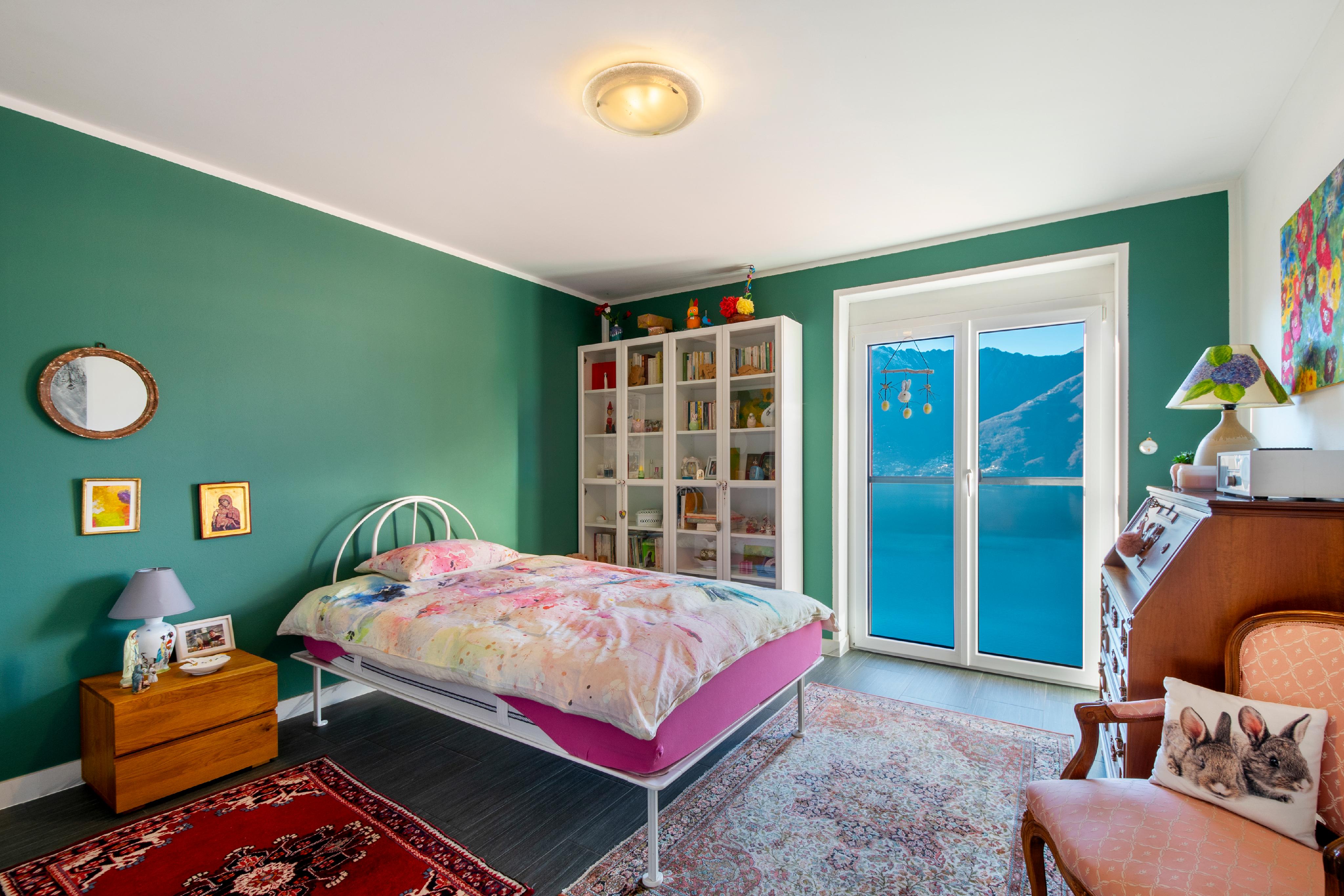 Schlafzimmer mit Seeblick