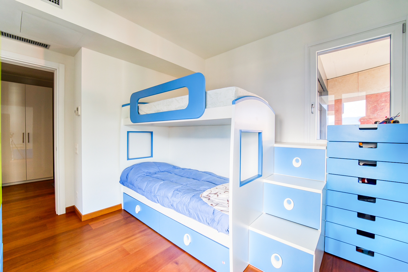 Kinderzimmer mit Etagenbett