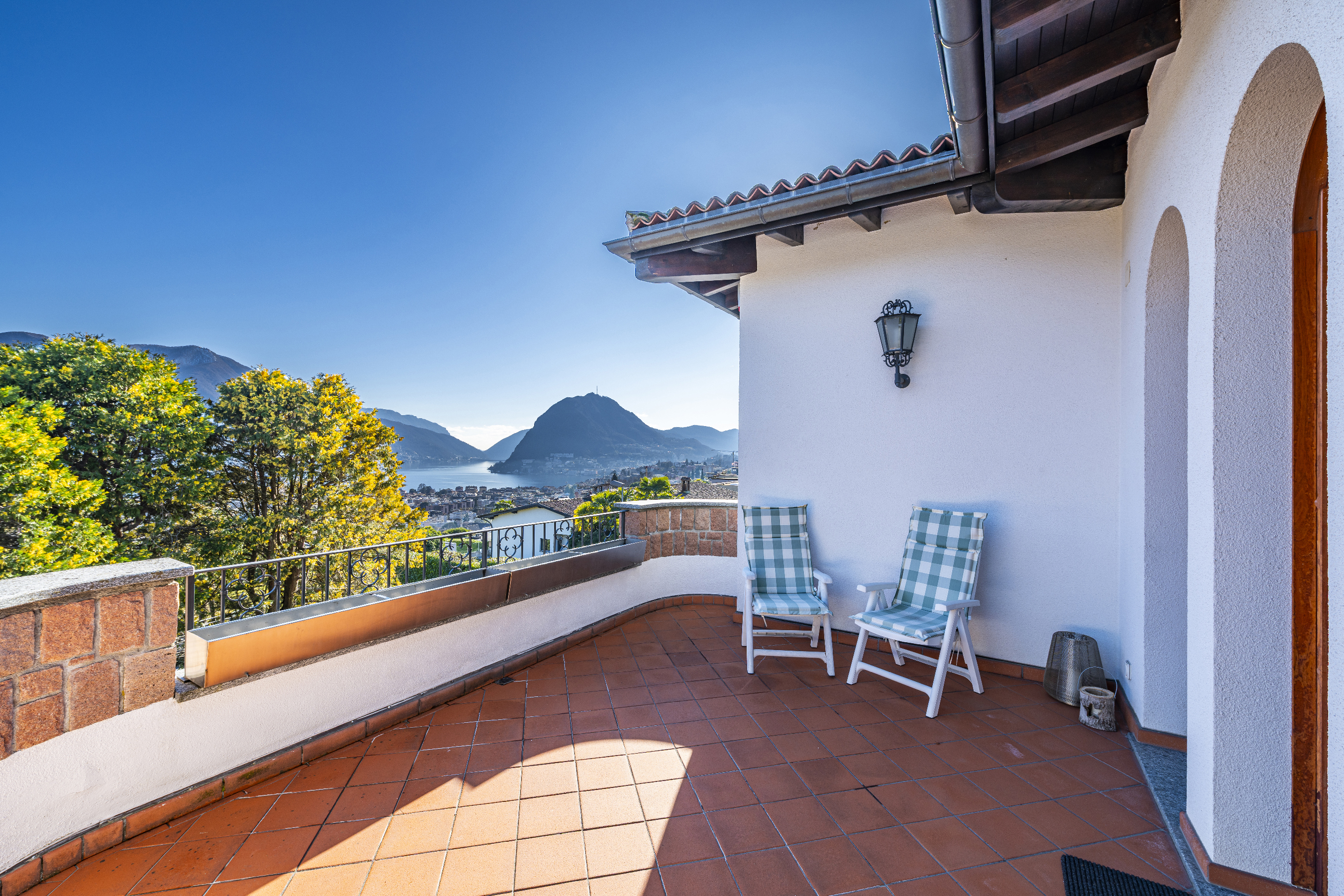 Balkon/Terrasse mit Seeblick