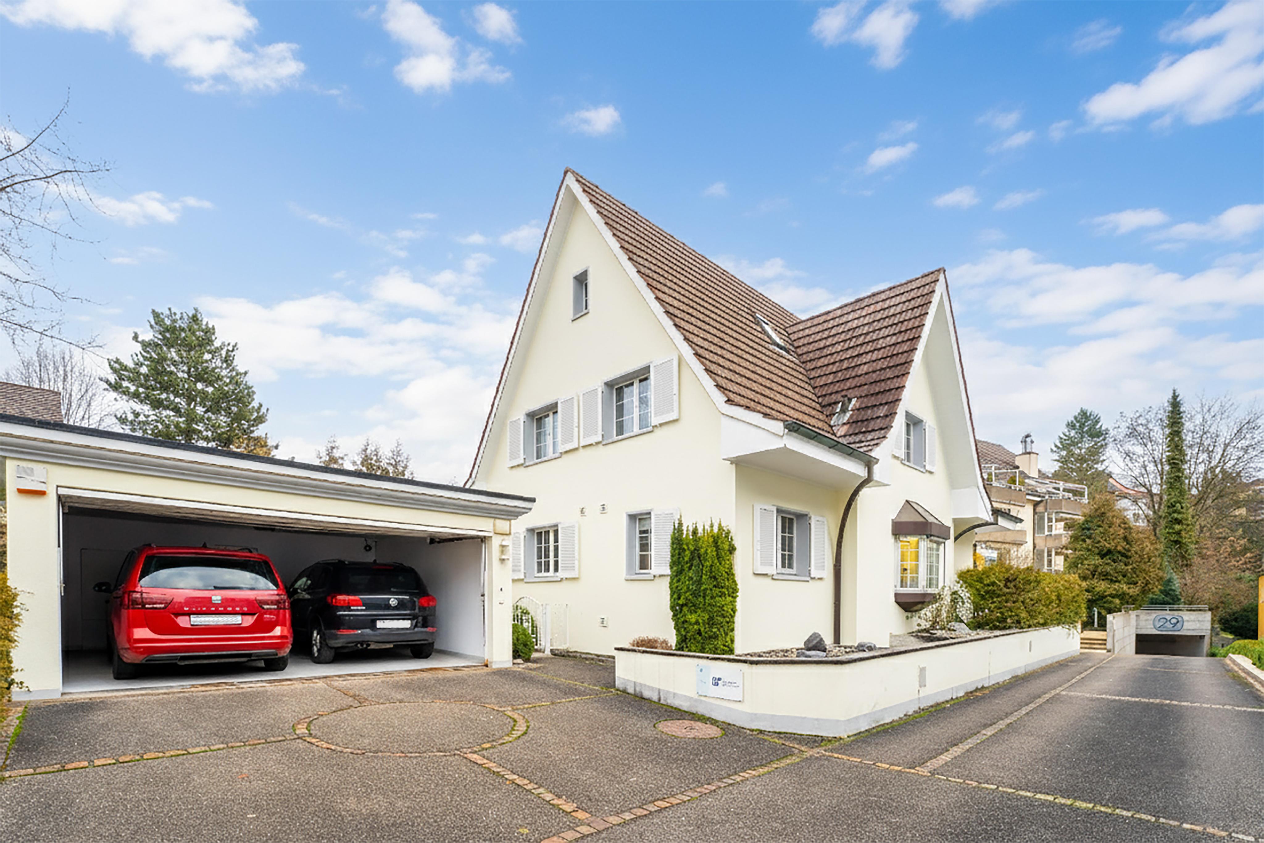 Gepflegtes Einfamilienhaus mit Doppelgarage