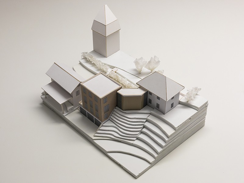 Architekturmodell eines mehrteiligen Gebäudekomplexes