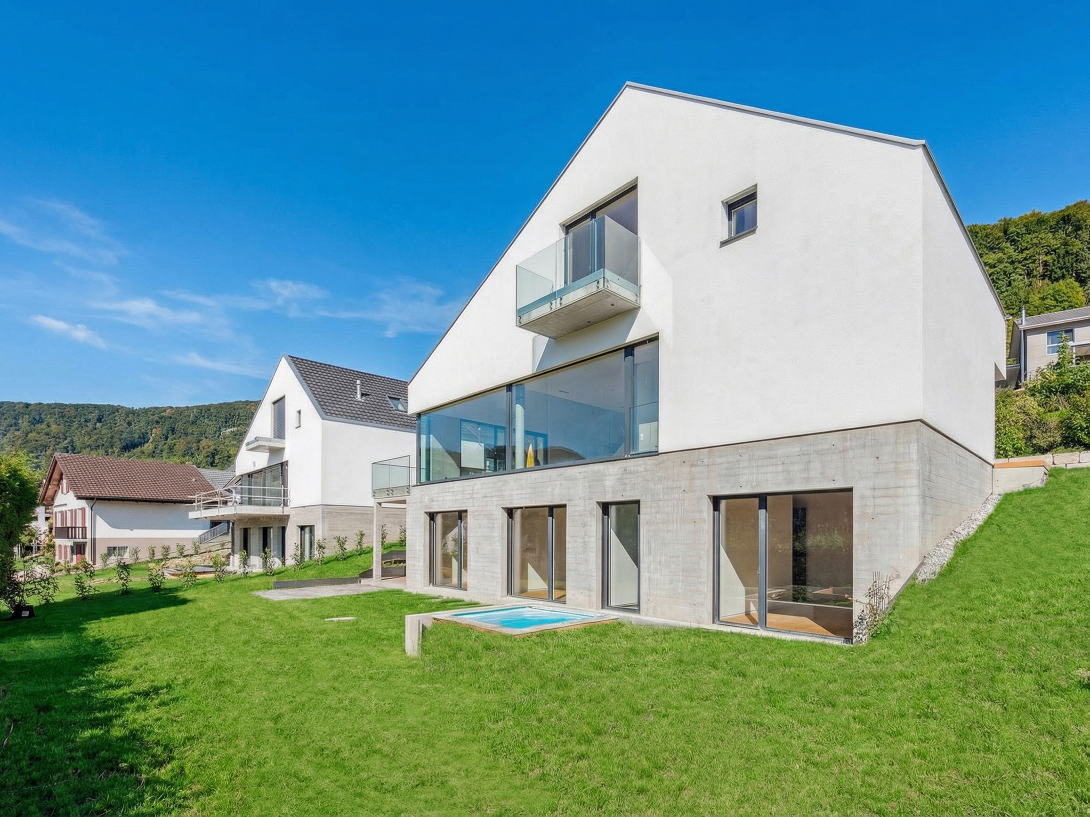 Modernes Einfamilienhaus mit Garten
