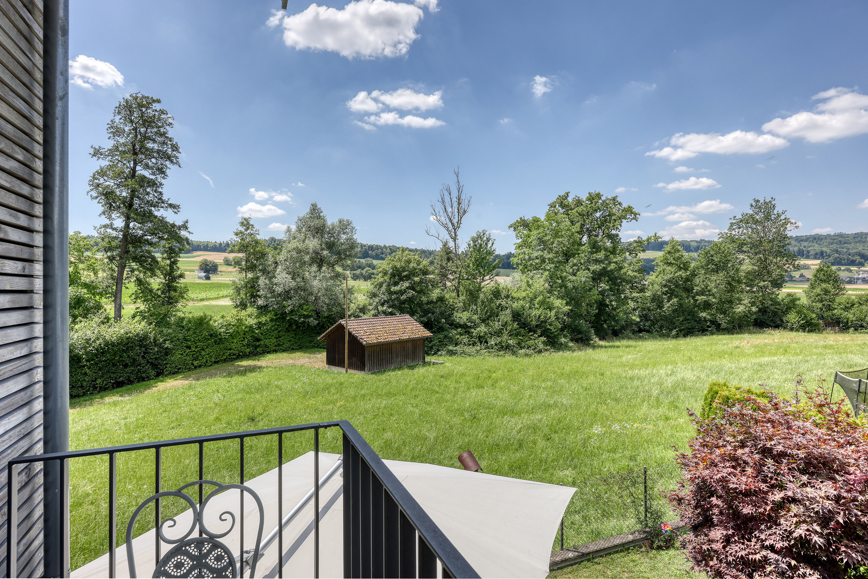 Balkon- und Gartenblick ins Grüne