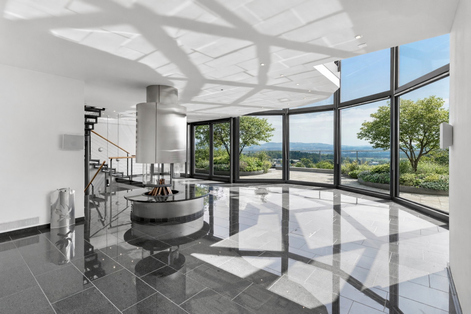 Wohnbereich mit Panoramaverglasung