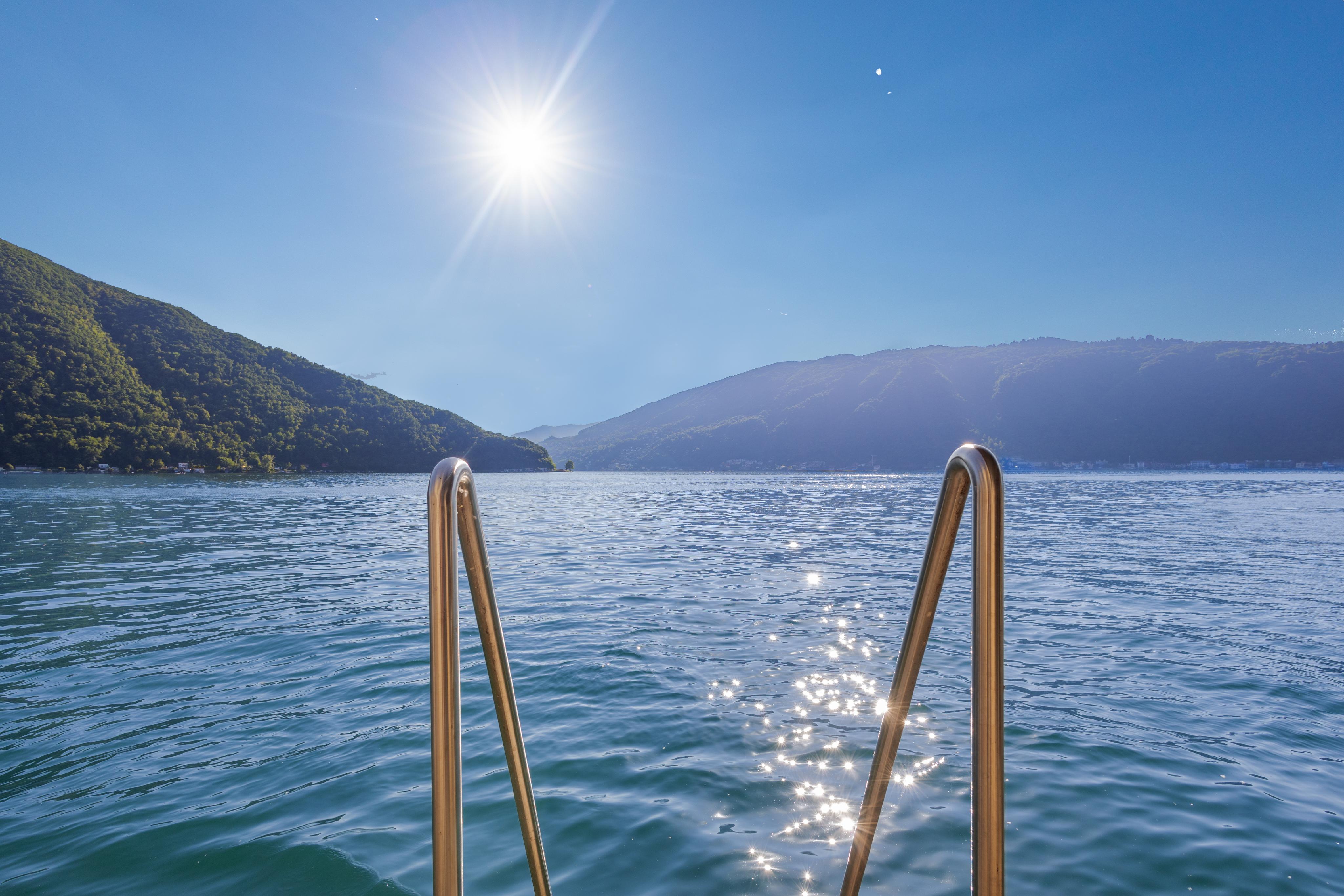 Seeblick von einer Bootstreppe
