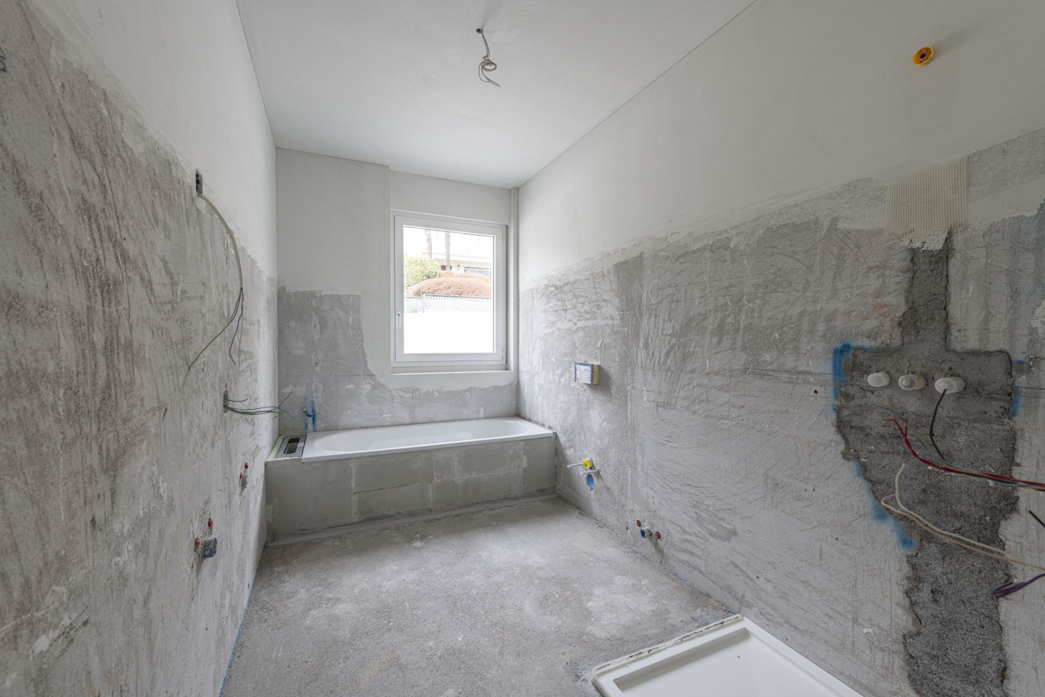 Unfertiges Badezimmer im Rohbau