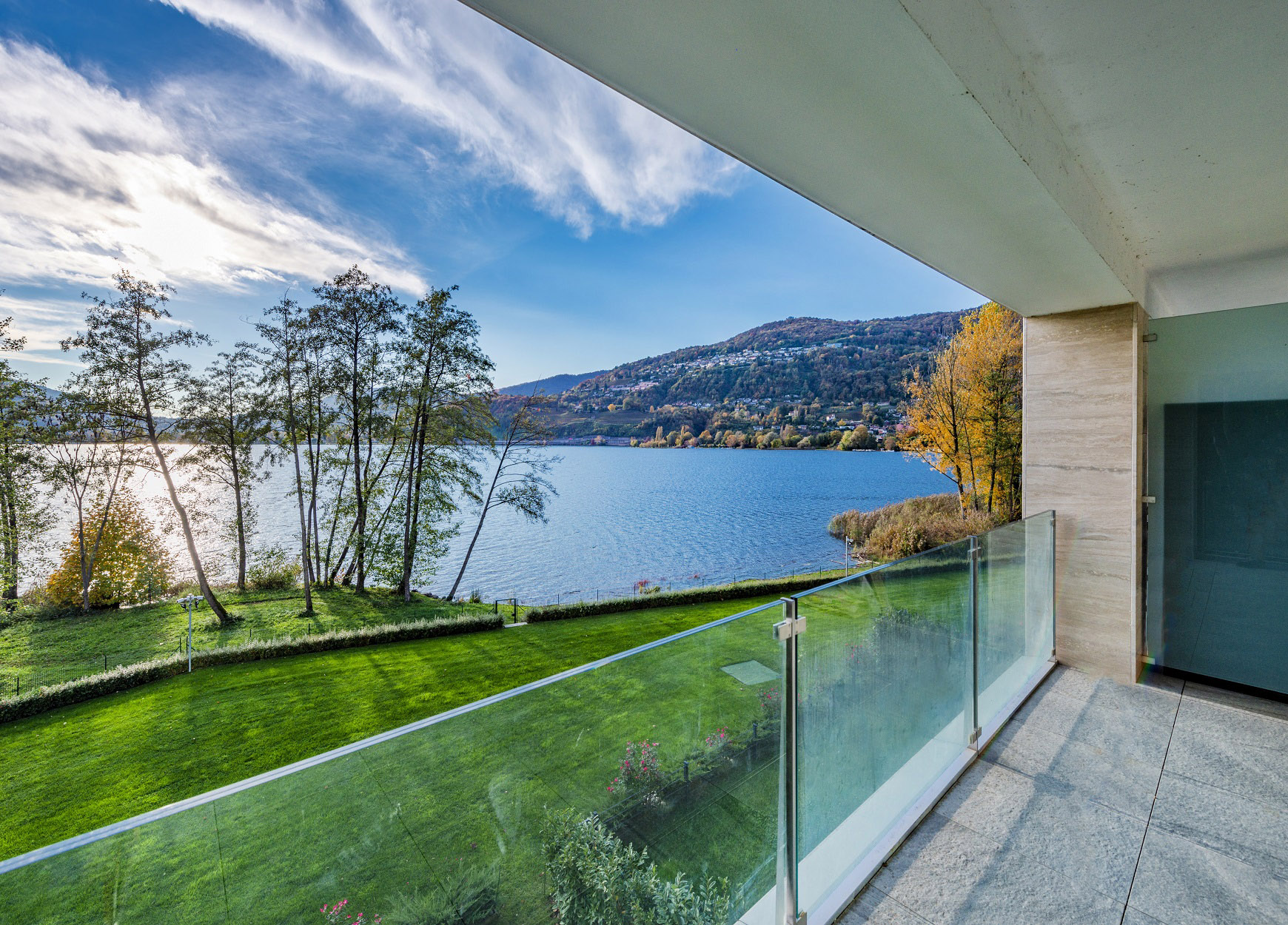 Balkon mit Seeblick