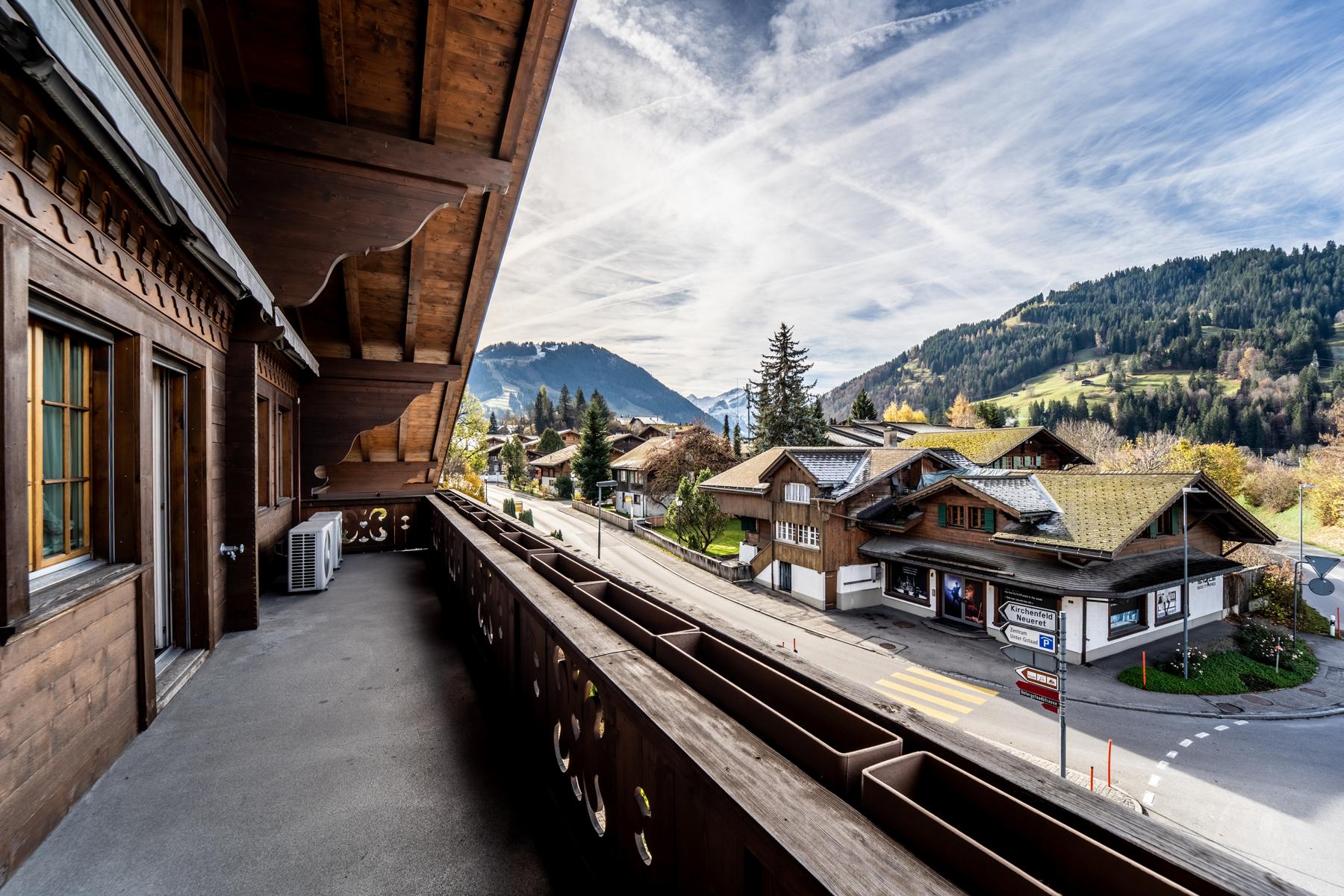 Balkon mit Bergblick