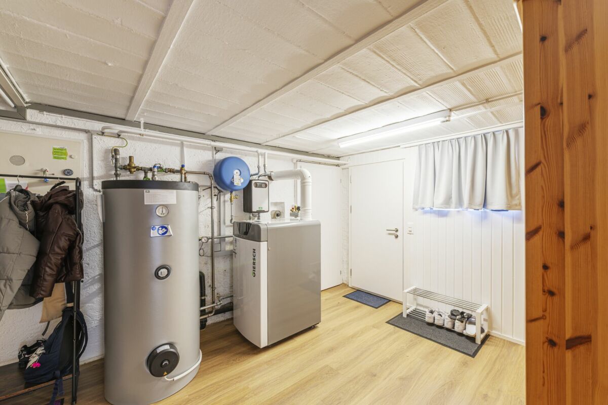 Technikraum mit Heizungsanlage