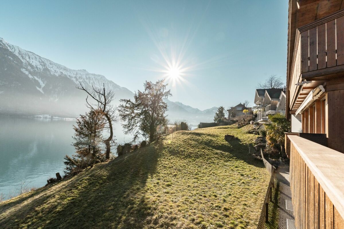 Seegrundstück mit Alpenblick