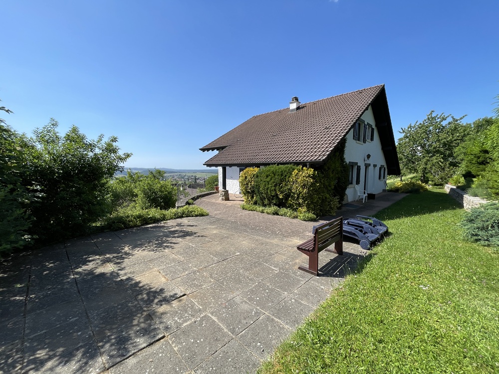 Haus mit Garten und Panoramablick