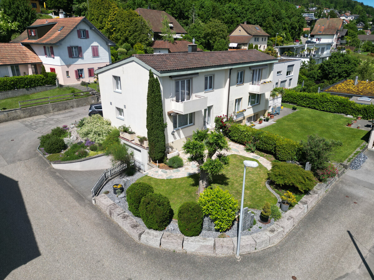 Freistehendes Wohnhaus mit gepflegtem Garten