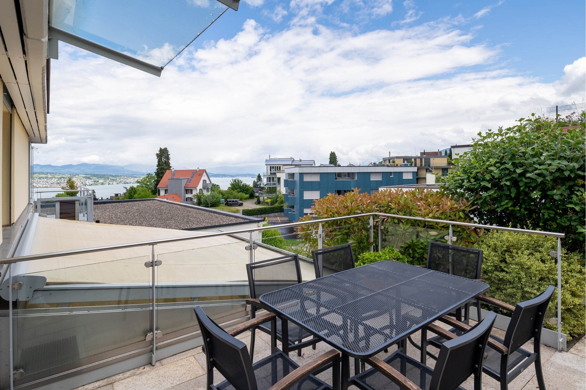 Balkon mit Seeblick