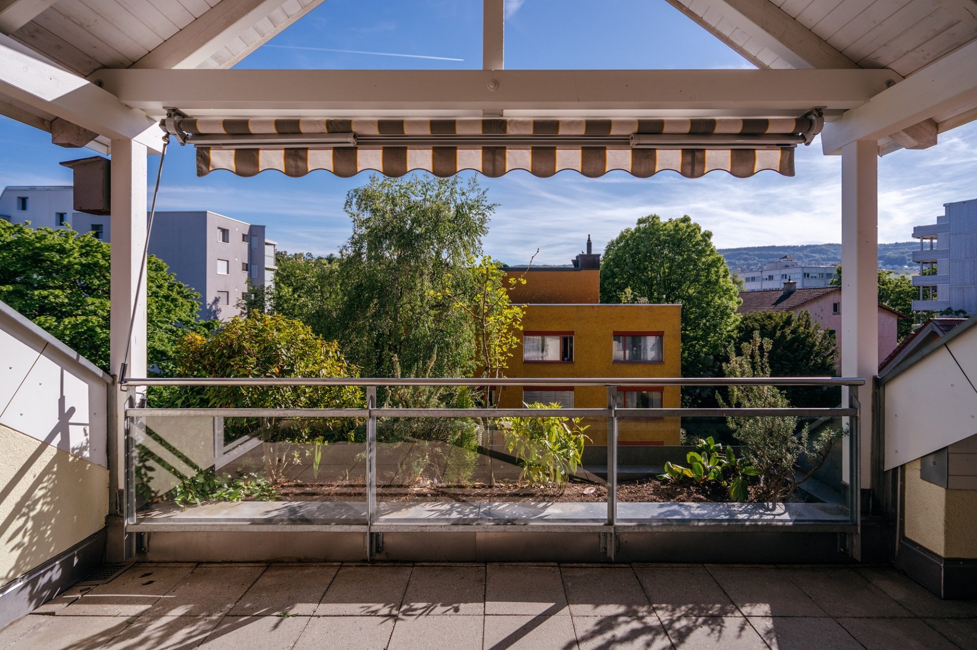 Balkon mit Blick ins Grüne