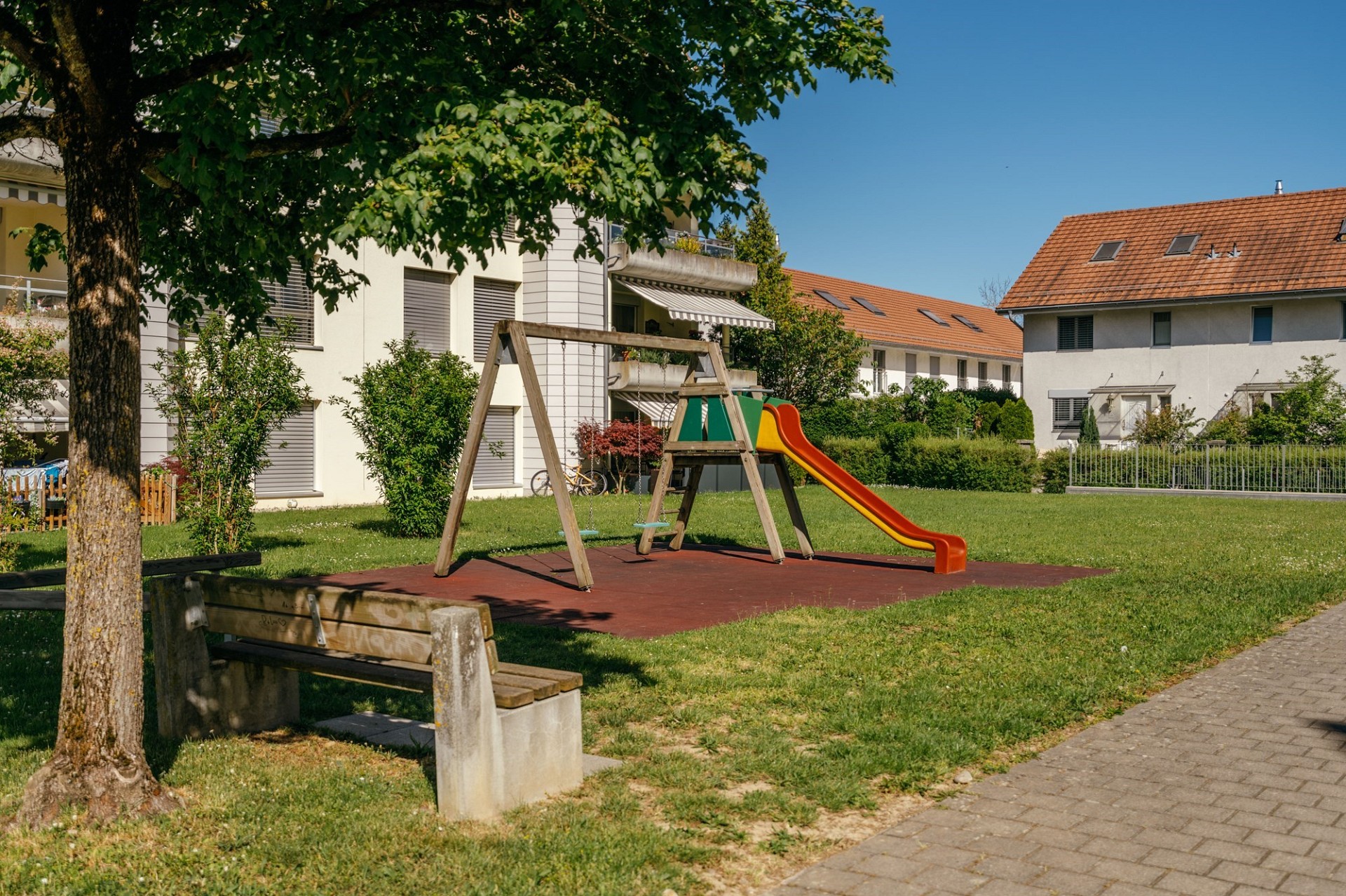 Wohnanlage mit Spielplatz im Grünen